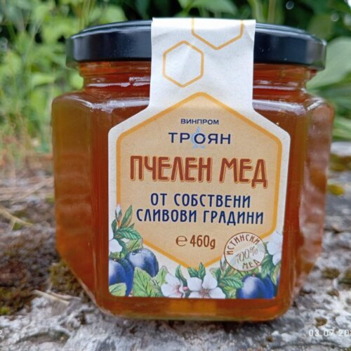 Пчелен мед от собствени градини